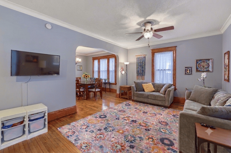 1017 18 1/2 Ave NE, Minneapolis, MN 55418
