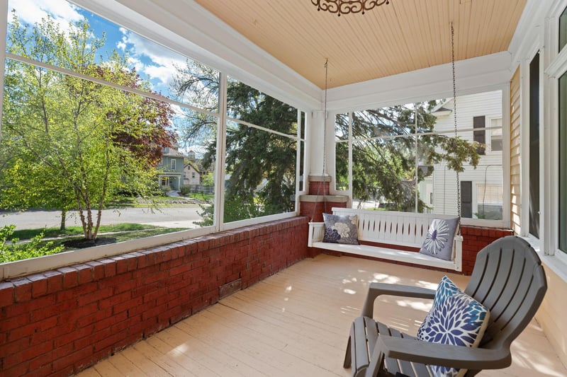 122 E University St, Owatonna, MN 55060