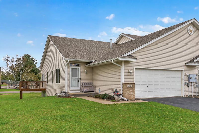 1614 15th Ave N, Princeton, MN 55371