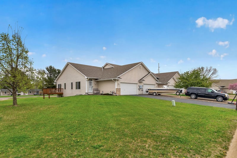 1614 15th Ave N, Princeton, MN 55371