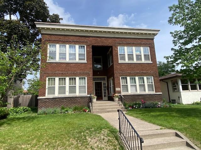 2121 Penn Ave S, Minneapolis, MN 55405