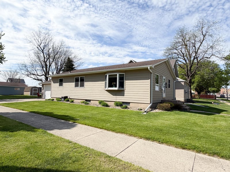 1224 3rd Ave, Worthington, MN 56187