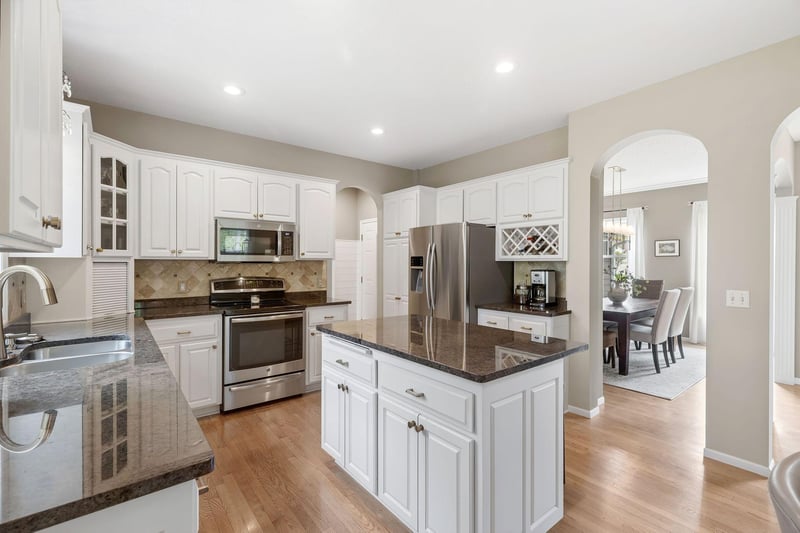 14904 River Oak Ct, Savage, MN 55378