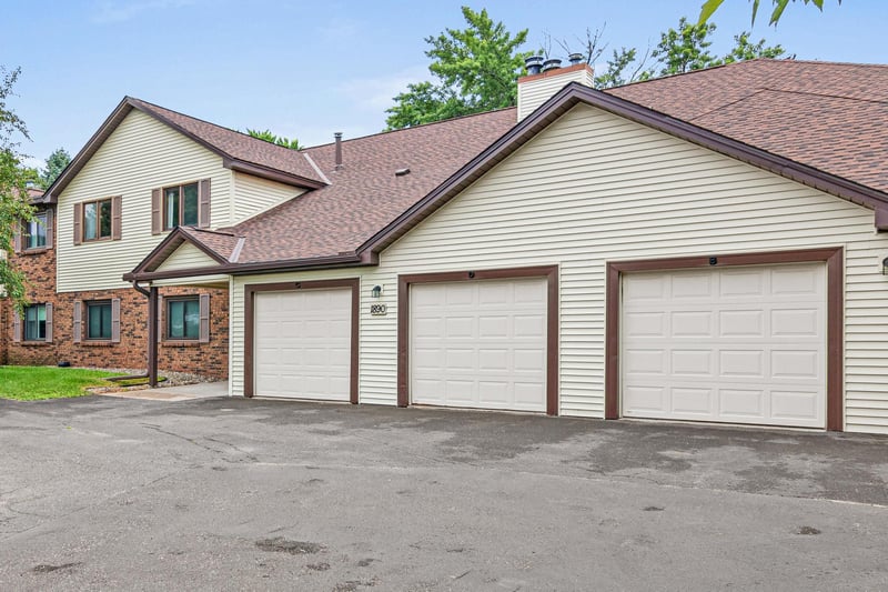 1890 Fox Ridge Dr #C, West Saint Paul, MN 55118
