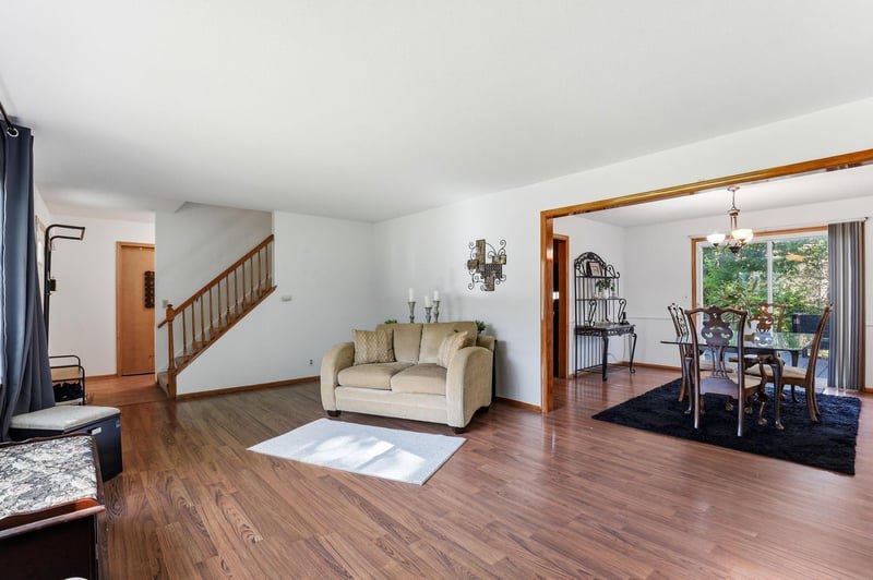 2510 Cavell Ave N, Golden Valley, MN 55427