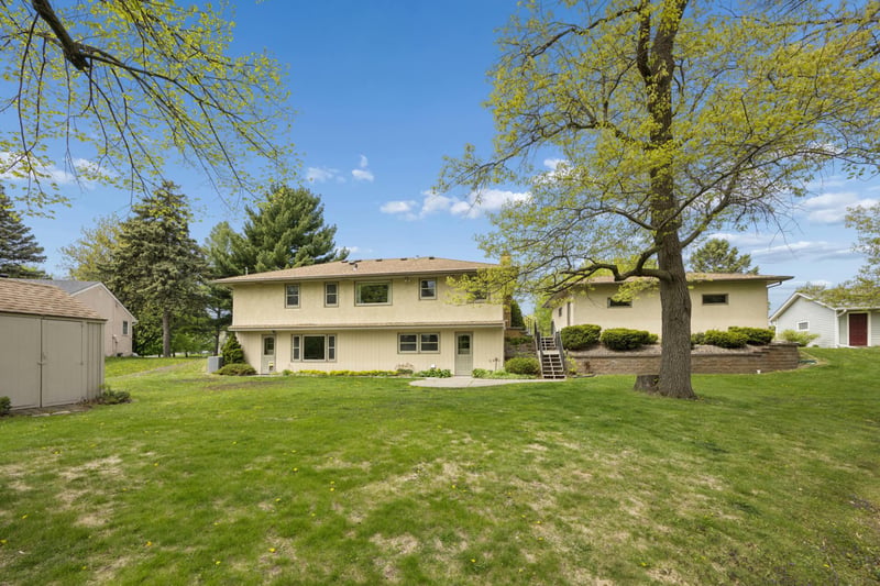 8108 Mount Curve Blvd, Brooklyn Park, MN 55445