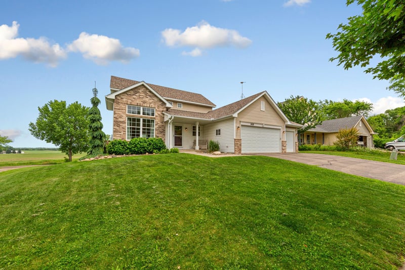 1620 Pinnacle Dr, Dundas, MN 55019