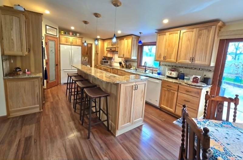 324 W 7th St, Litchfield, MN 55355
