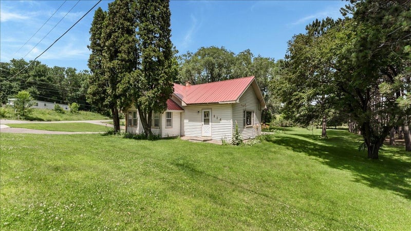 114 Fairview Ave NW, Long Prairie, MN 56347
