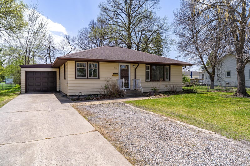 413 Sheridan St, Crookston, MN 56716