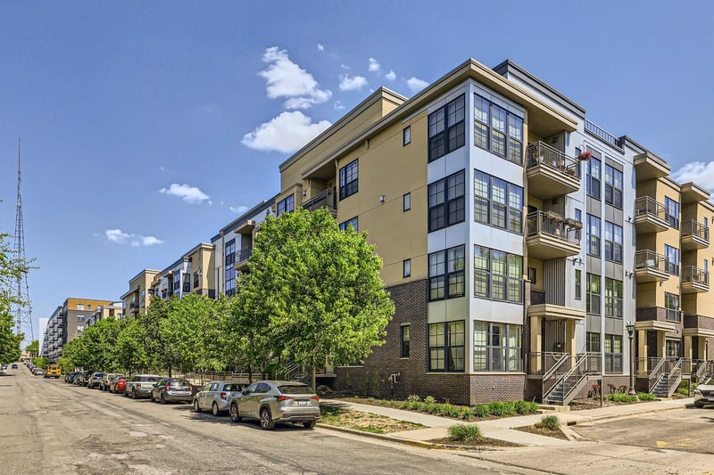 820 Emerald St #402, Saint Paul, MN 55114