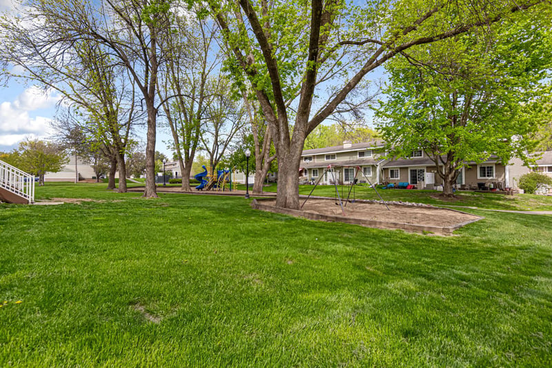 3320 River Bluff Dr #83, Eagan, MN 55121