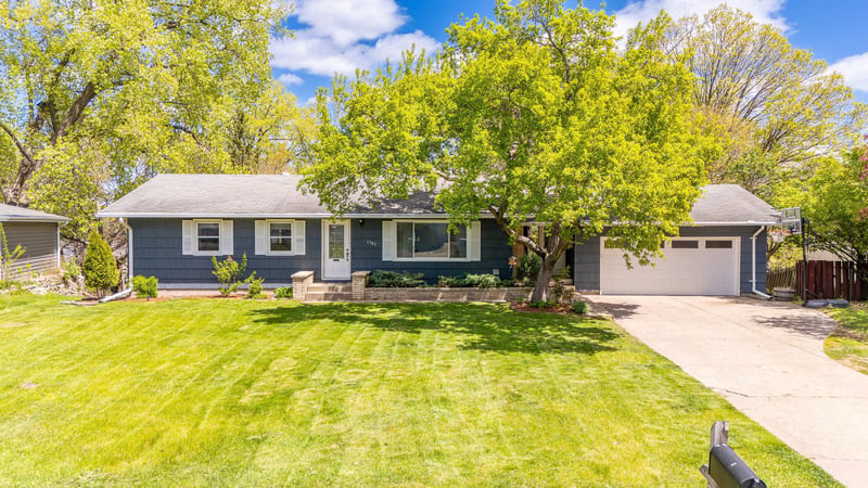 1782 Onacrest Curve, Maplewood, MN 55117