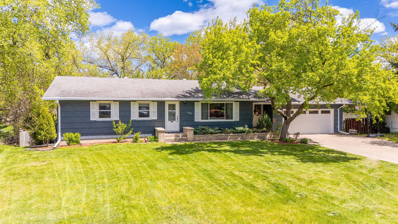 1782 Onacrest Curve, Maplewood, MN 55117