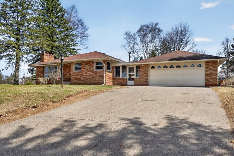 306 Ridgewood Dr, Cloquet, MN 55720