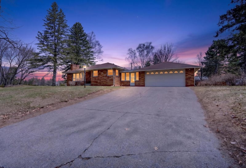 306 Ridgewood Dr, Cloquet, MN 55720