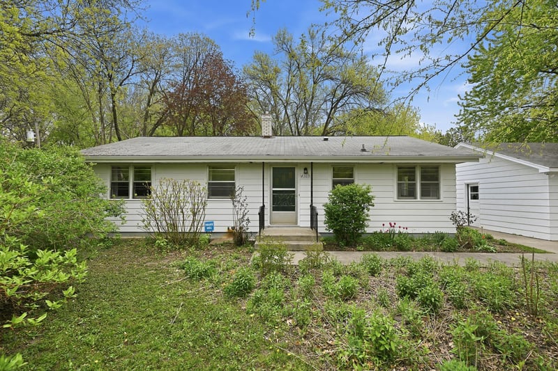4109 Windridge Cir, Hopkins, MN 55305
