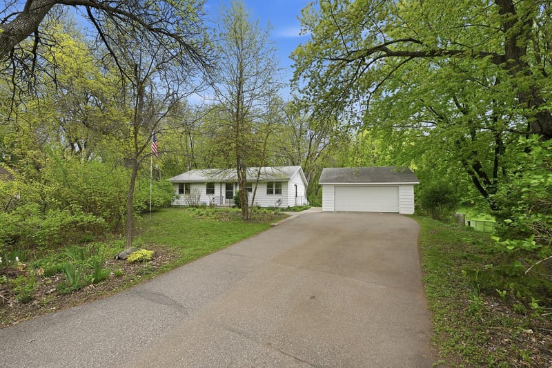 4109 Windridge Cir, Hopkins, MN 55305
