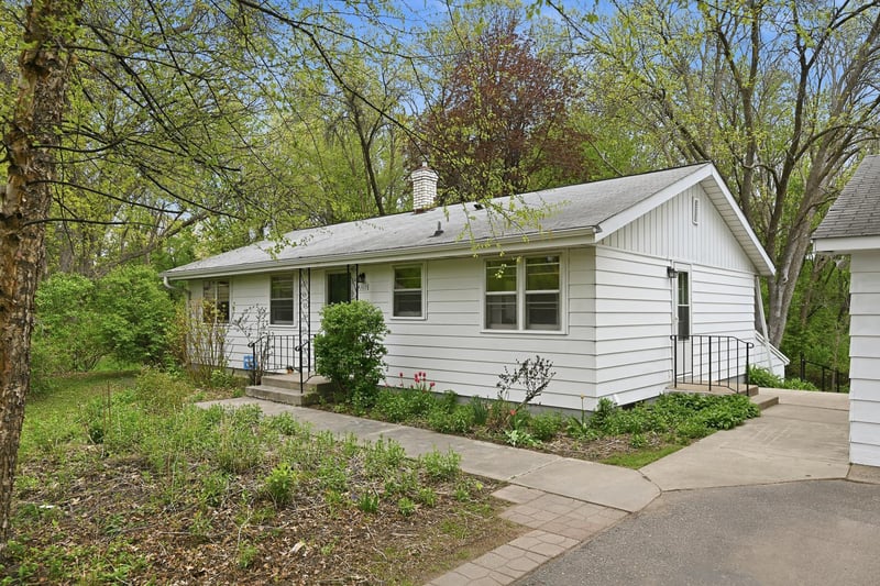 4109 Windridge Cir, Hopkins, MN 55305