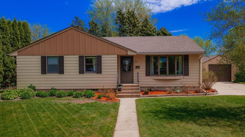 512 18th St N, Benson, MN 56215
