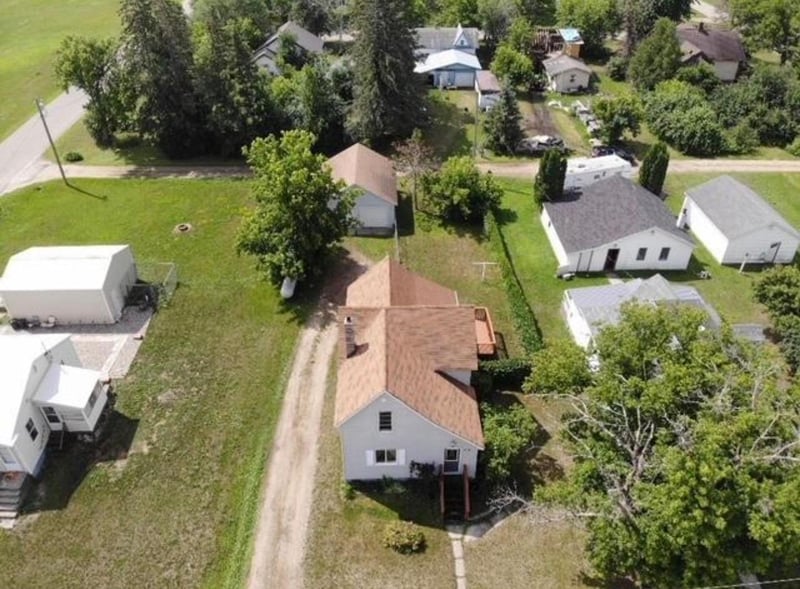 317 Minnesota Ave E, Sebeka, MN 56477