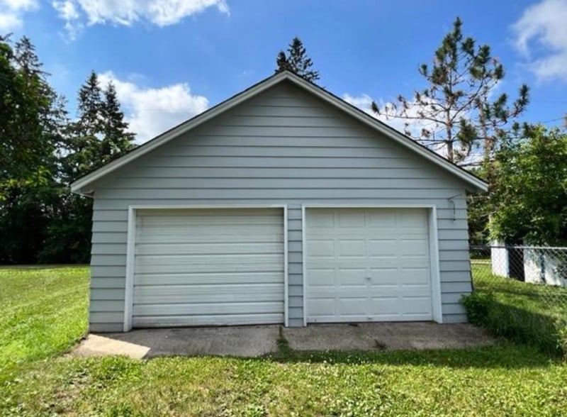 317 Minnesota Ave E, Sebeka, MN 56477