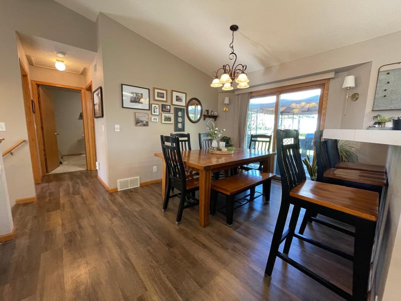 409 1st St SW, Grand Meadow, MN 55936