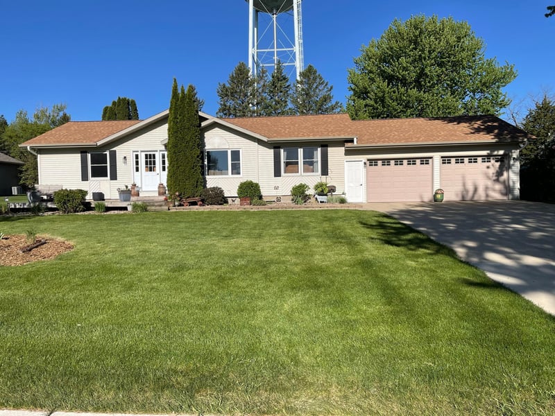409 1st St SW, Grand Meadow, MN 55936