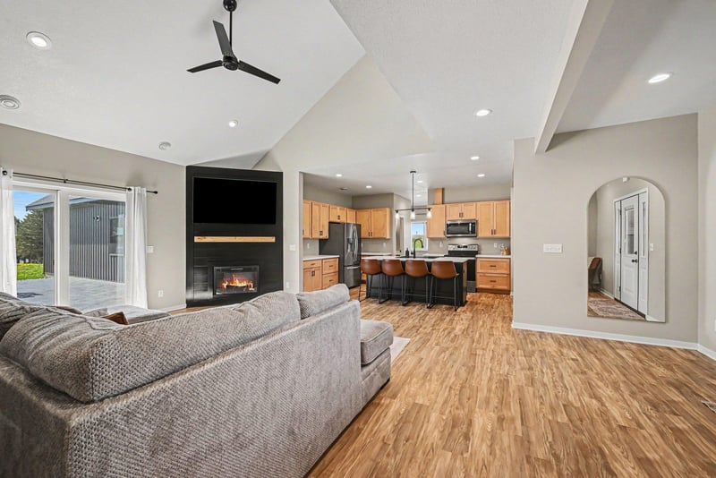 19347 Lake Volney Cir, Le Center, MN 56057