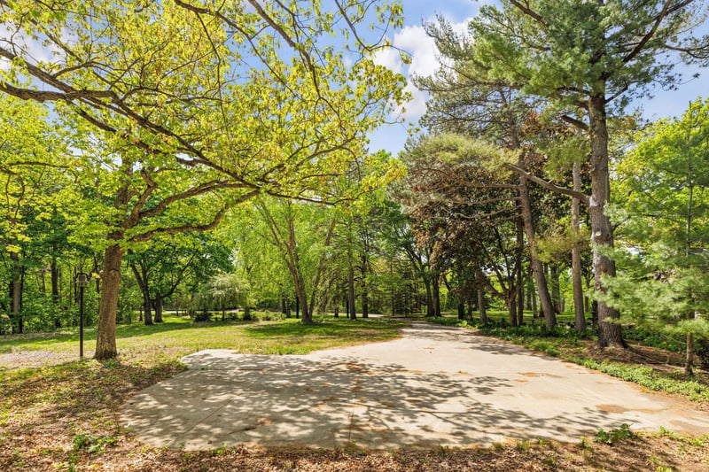 5125 Schaefer Rd, Edina, MN 55436