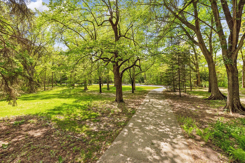 5125 Schaefer Rd, Edina, MN 55436