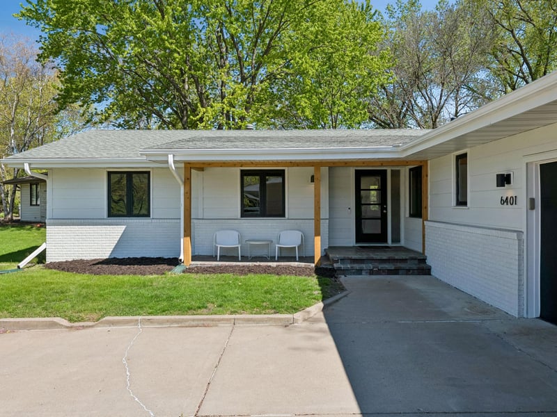 6401 Doron Ln, Edina, MN 55439