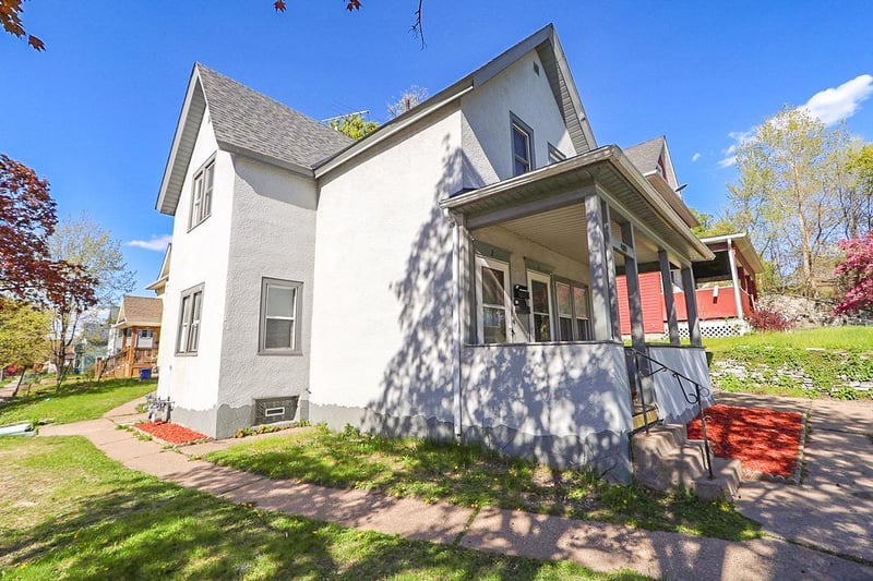 489 Whitall St, Saint Paul, MN 55130