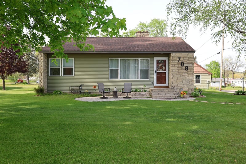 708 3rd St, Pepin, WI 54759