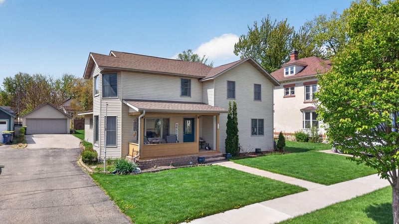 612 S Oak St, Lake City, MN 55041