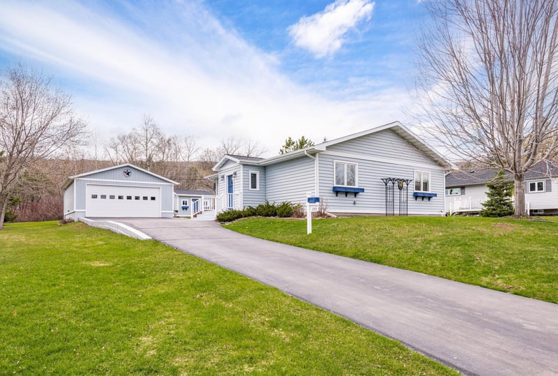 209 90th Ave W, Duluth, MN 55808