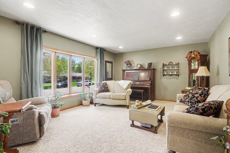 806 6th Ave SE, Pipestone, MN 56164