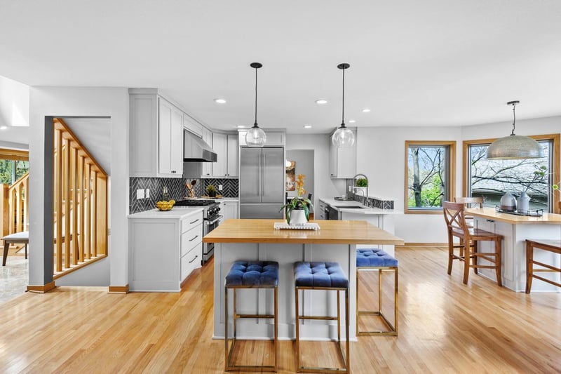 6315 Sequoia Cir, Eden Prairie, MN 55346