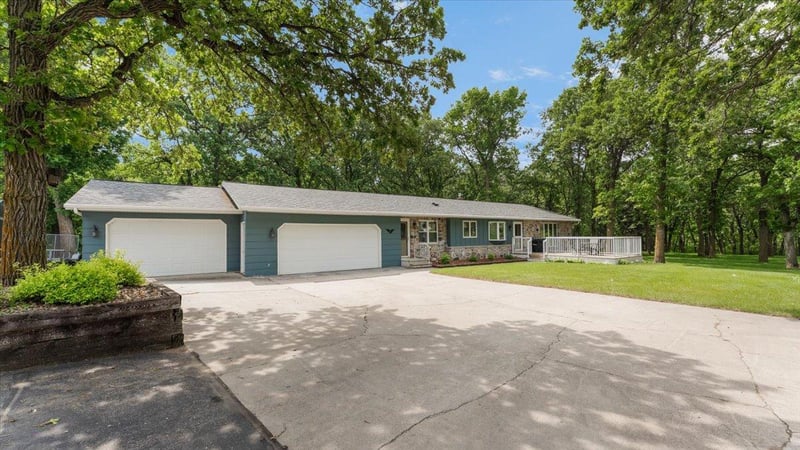 18945 Agent Dr, Sauk Centre, MN 56378