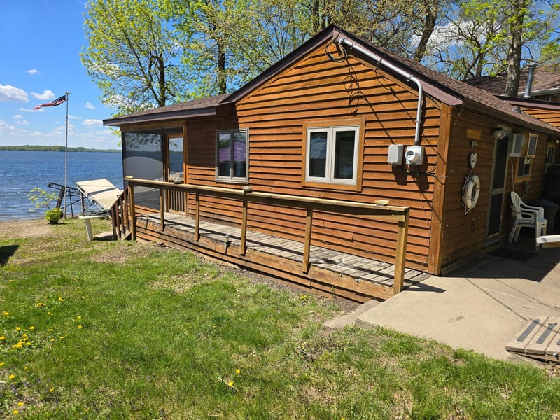 735 Reed St N, Waterville, MN 56096