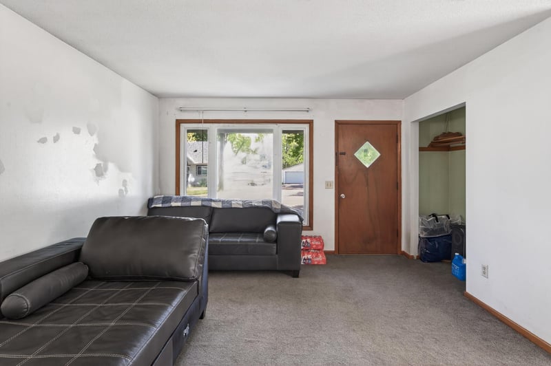 2519 3rd Ave E, North Saint Paul, MN 55109
