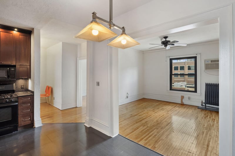 11 S 12th St #402, Minneapolis, MN 55403
