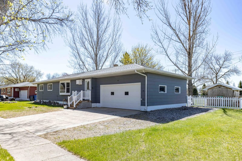 702 3rd Ave SE, Barnesville, MN 56514