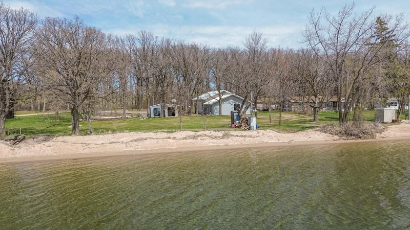 47185 Benny Ln, Perham, MN 56573