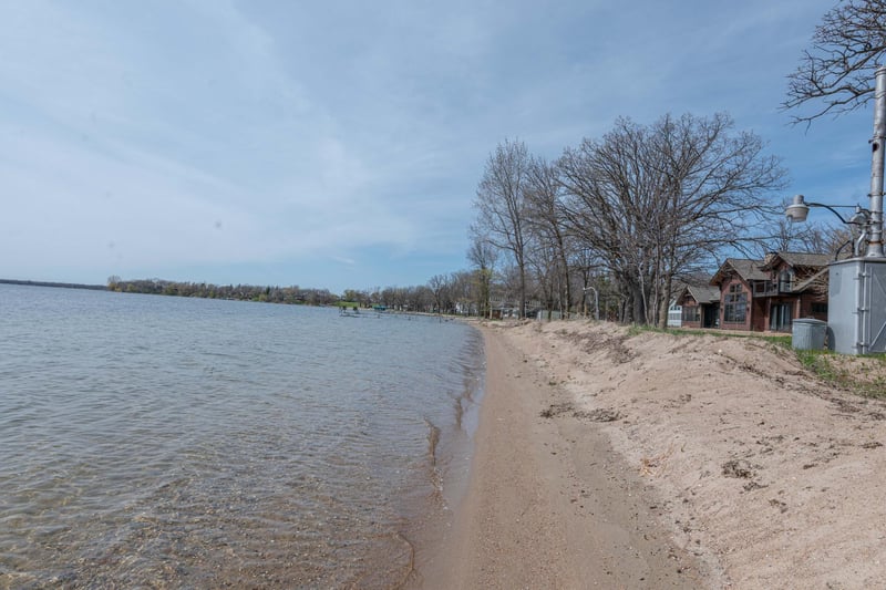 47185 Benny Ln, Perham, MN 56573