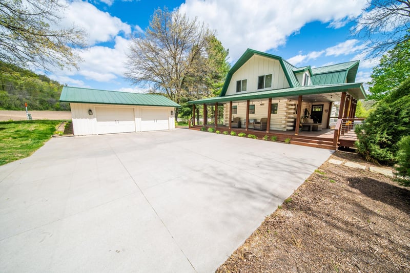 71516 Highway 63, Lake City, MN 55041