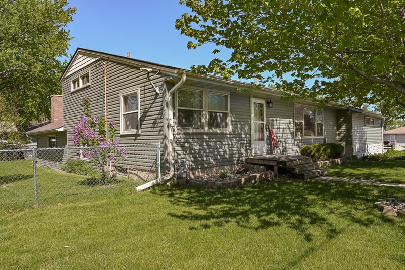 305 4th Ave NW, Dodge Center, MN 55927
