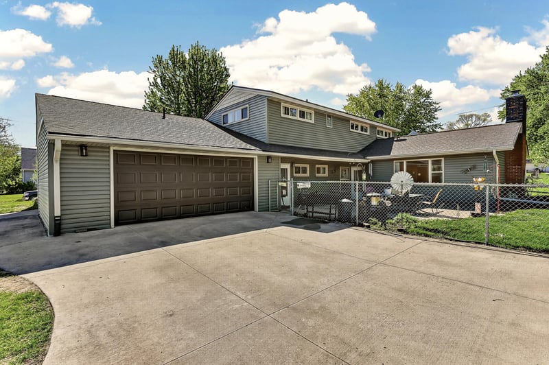 305 4th Ave NW, Dodge Center, MN 55927
