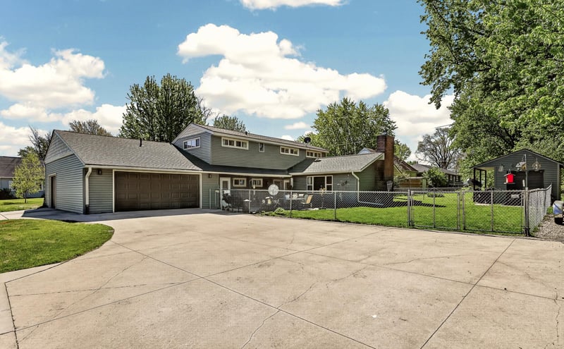 305 4th Ave NW, Dodge Center, MN 55927