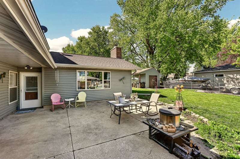 305 4th Ave NW, Dodge Center, MN 55927